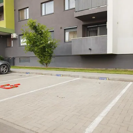 Pinkwood Harmony Apartment Oradea Exterior photo