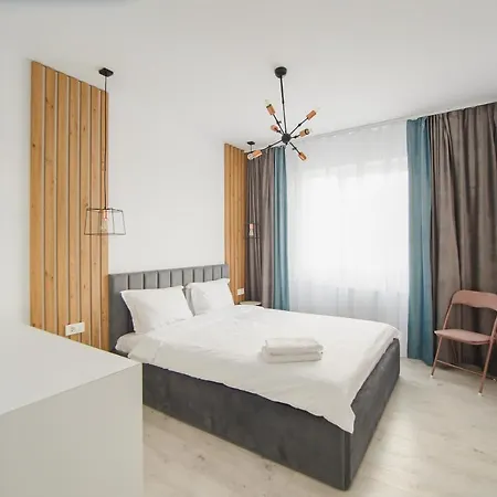 Pinkwood Harmony Apartment Oradea Exterior photo