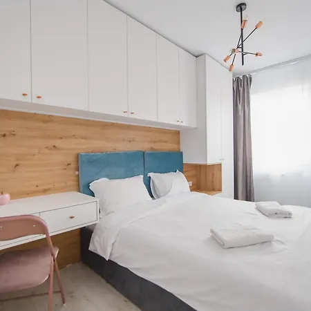 Pinkwood Harmony Apartment Oradea Exterior photo