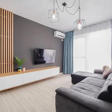 Pinkwood Harmony Apartment Oradea Exterior photo