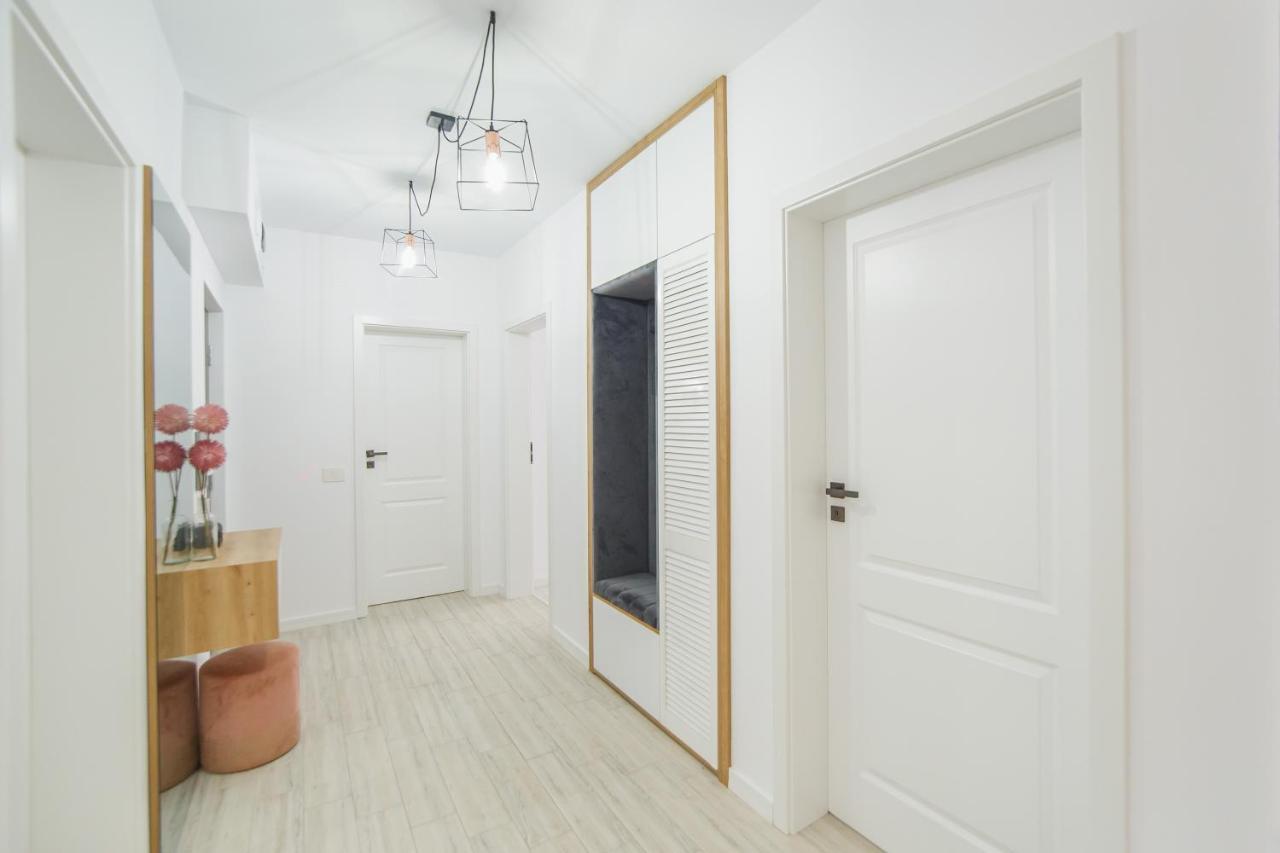 Pinkwood Harmony * Oradea